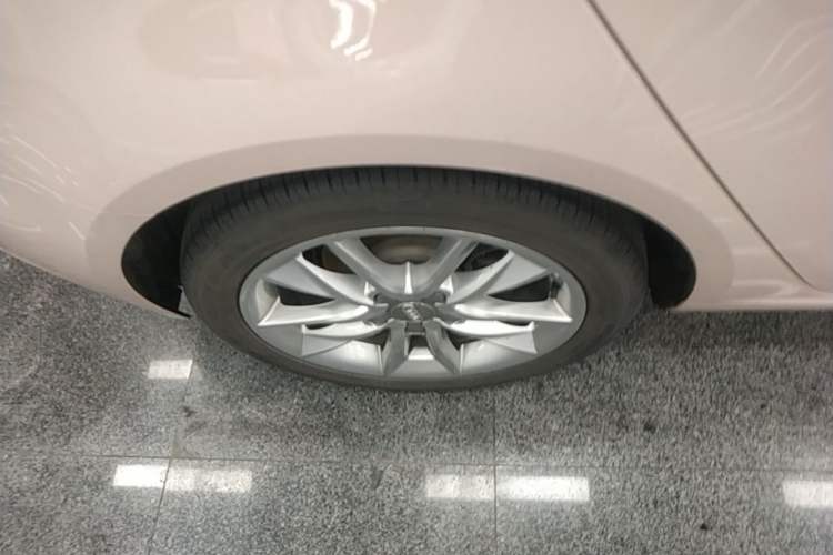 Used Audi A3 2017 Sportback 35 TFSI Ambition Edition Right Rear Wheel Hub
