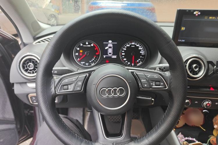 Used Audi A3 2017 Limousine 35 TFSI Ambition Edition Steering Wheel