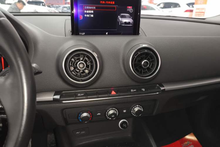 Used Audi A3 2017 Limousine 35 TFSI Ambition Edition Audio And AC Panel