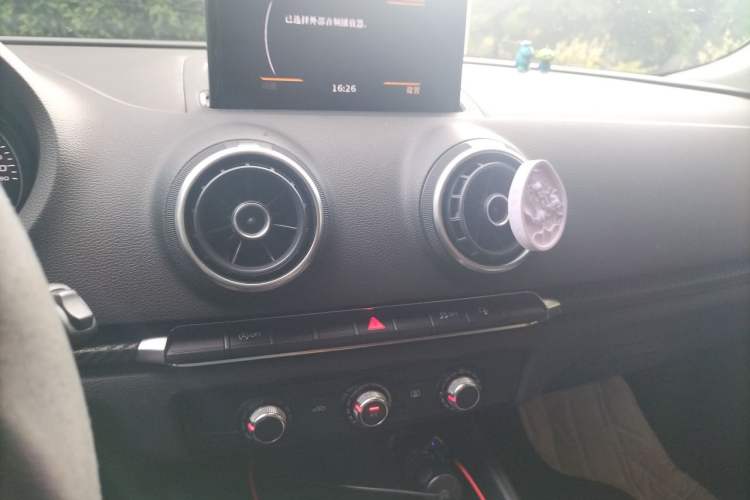 Used Audi A3 2017 Limousine 35 TFSI Ambition Edition Audio And AC Panel