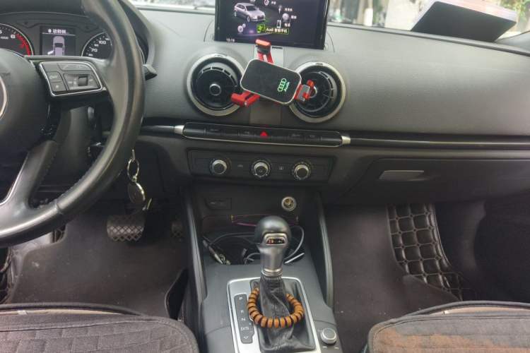Used Audi A3 2017 Sportback 35 TFSI Fashion Model Audio And AC Panel