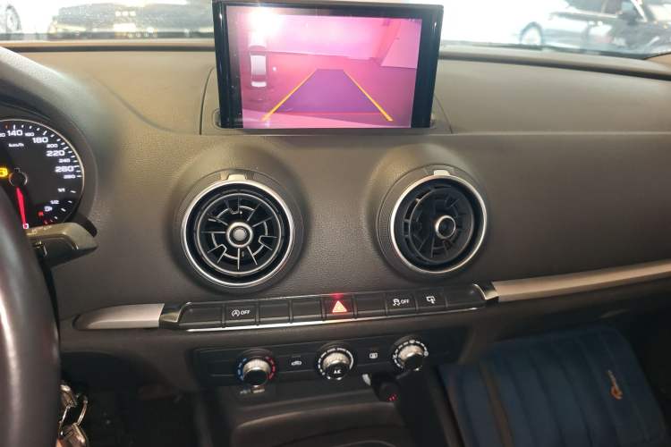 Used Audi A3 2017 Limousine 35 TFSI Ambition Edition Audio And AC Panel