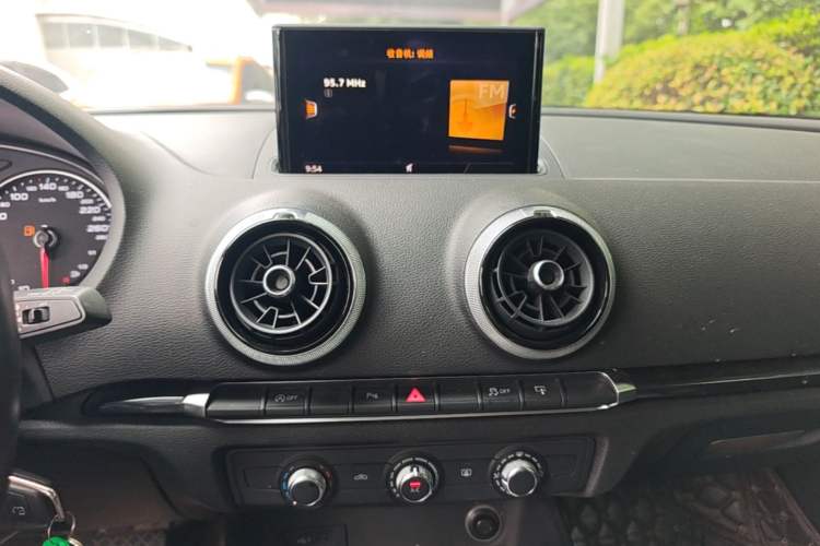 Used Audi A3 2017 Sportback 35 TFSI Fashion Model Audio And AC Panel