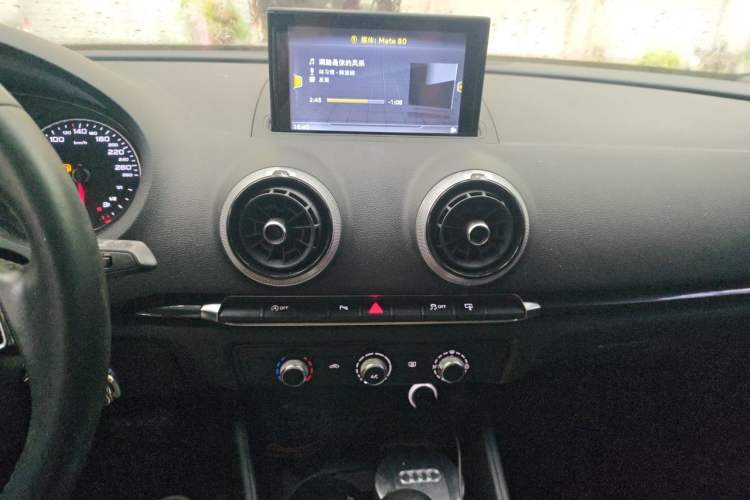 Used Audi A3 2017 Limousine 35 TFSI Fashion Model Audio And AC Panel