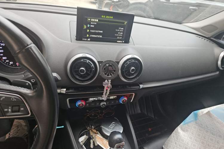 Used Audi A3 2017 Limousine 35 TFSI Sport Edition Audio And AC Panel