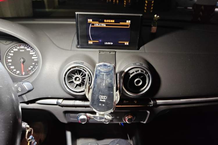 Used Audi A3 2017 Limousine 35 TFSI Fashion Model Audio And AC Panel