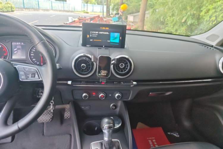 Used Audi A3 2017 Sportback 35 TFSI Fashion Model Audio And AC Panel
