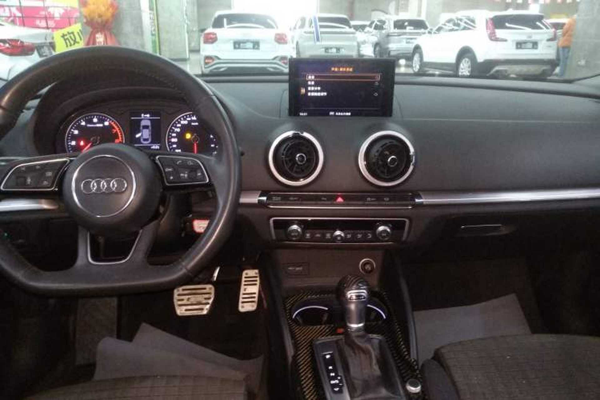 Used Audi A3 2017 Limousine 35 TFSI Sport Edition Audio And AC Panel