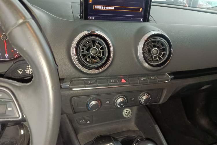 Used Audi A3 2017 Limousine 35 TFSI Fashion Model Audio And AC Panel