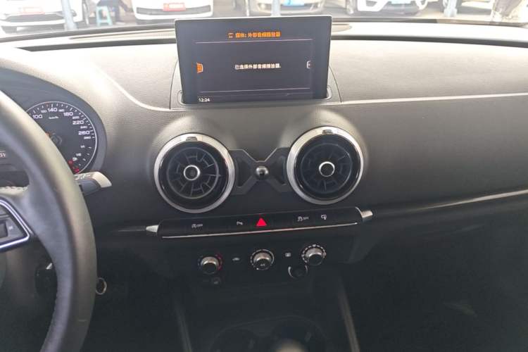 Used Audi A3 2017 Sportback 35 TFSI Fashion Model Audio And AC Panel