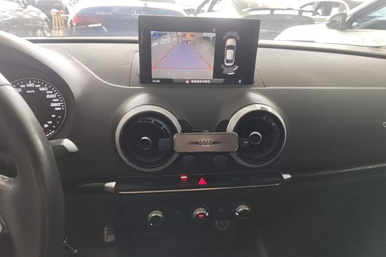 Used Audi A3 2017 Limousine 35 TFSI Fashion Model Audio And AC Panel
