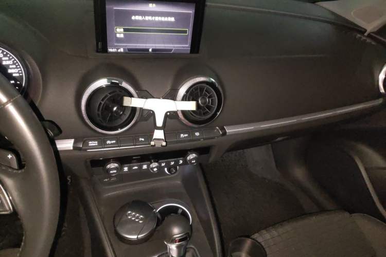 Used Audi A3 2017 Limousine 35 TFSI Sport Edition Audio And AC Panel