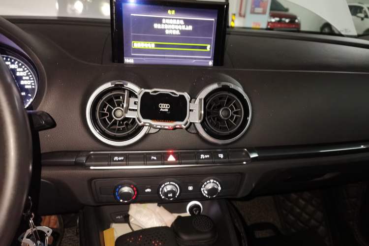 Used Audi A3 2017 Limousine 35 TFSI Fashion Model Audio And AC Panel
