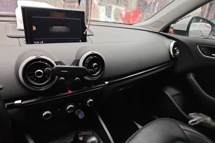 Used Audi A3 2017 Sportback 35 TFSI Fashion Model Audio And AC Panel