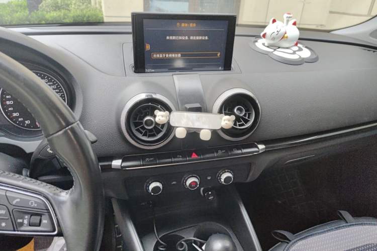 Used Audi A3 2017 Sportback 35 TFSI Fashion Model Audio And AC Panel