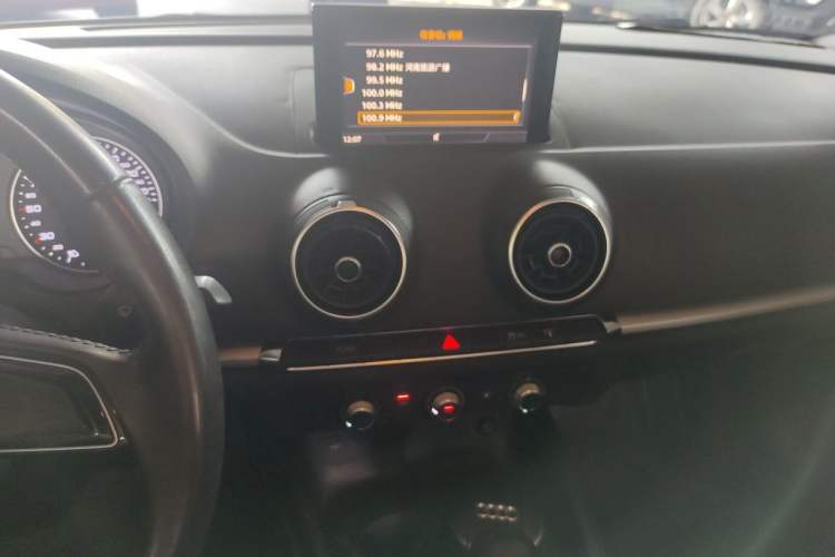 Used Audi A3 2017 Sportback 35 TFSI Ambition Edition Audio And AC Panel