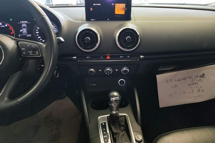 Used Audi A3 2017 Sportback 35 TFSI Fashion Model Audio And AC Panel