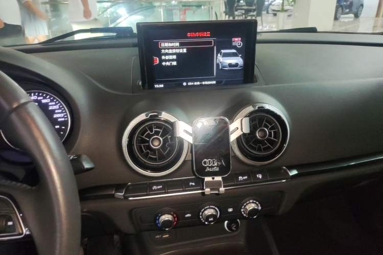 Used Audi A3 2017 Sportback 35 TFSI Ambition Edition Audio And AC Panel