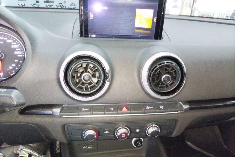 Used Audi A3 2017 Limousine 35 TFSI Fashion Model Audio And AC Panel