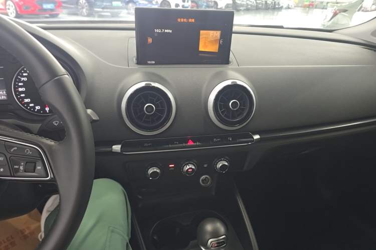 Used Audi A3 2017 Sportback 35 TFSI Fashion Model Audio And AC Panel