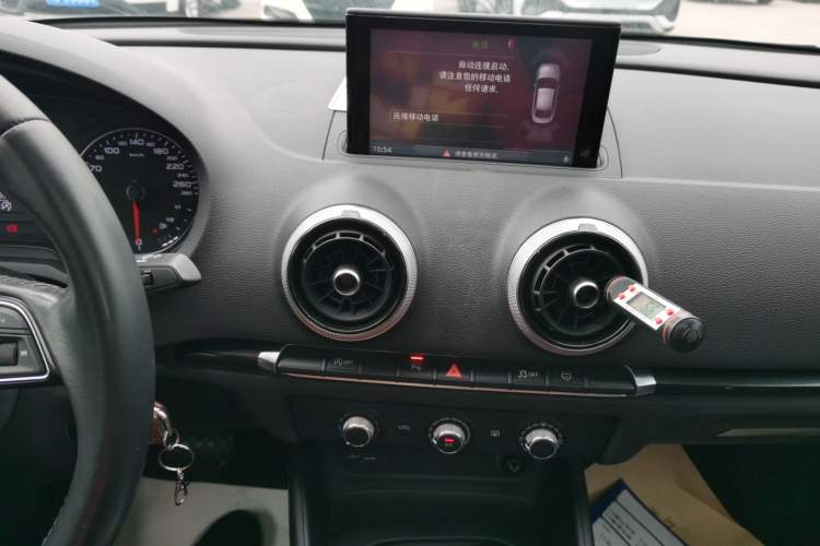 Used Audi A3 2017 Limousine 35 TFSI Fashion Model Audio And AC Panel