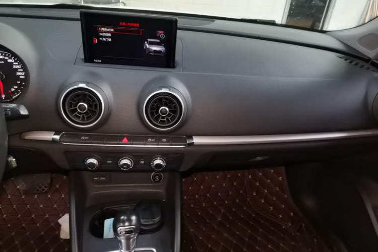 Used Audi A3 2017 Sportback 35 TFSI Ambition Edition Audio And AC Panel
