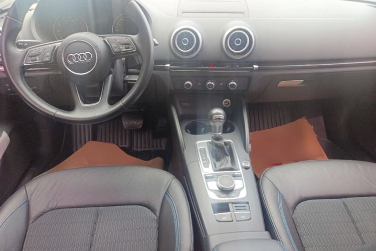 Used Audi A3 2017 Limousine 35 TFSI Fashion Model Center Console
