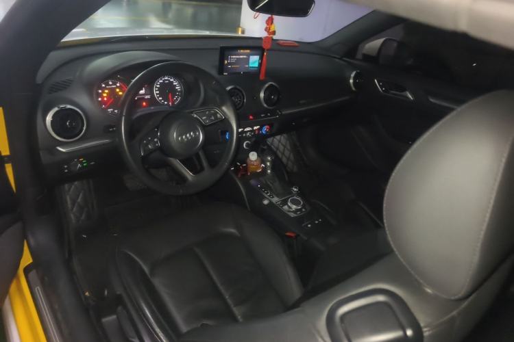 Used Audi A3 2017 Cabriolet 40 TFSI Center Console