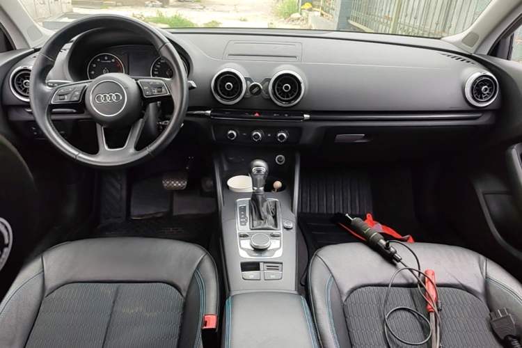 Used Audi A3 2017 Limousine 35 TFSI Fashion Model Center Console