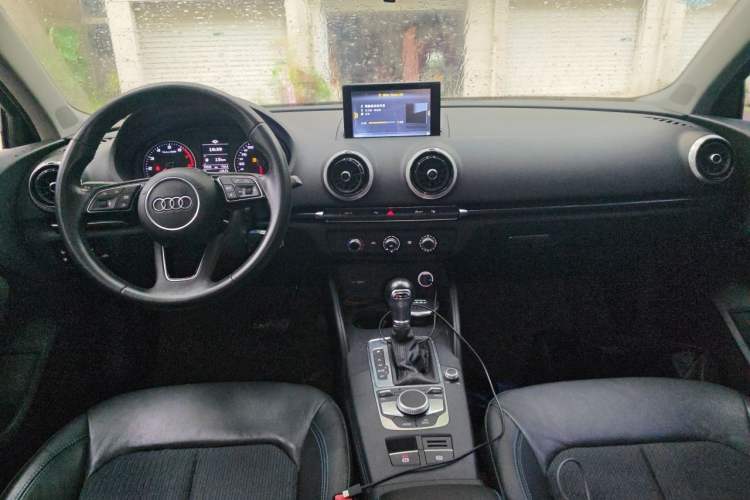 Used Audi A3 2017 Limousine 35 TFSI Fashion Model Center Console