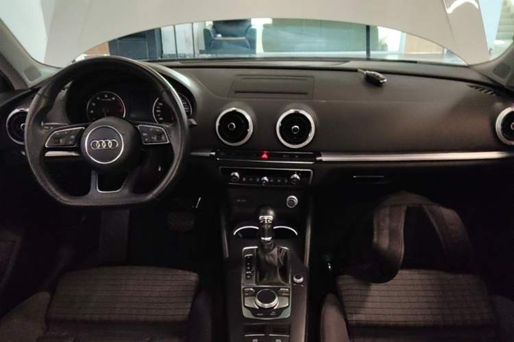 Used Audi A3 2017 Sportback 35 TFSI Sport Edition Center Console