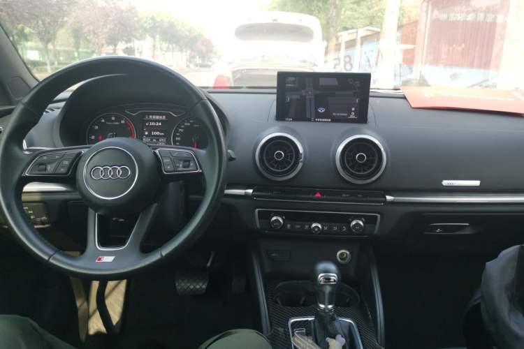 Used Audi A3 2017 Cabriolet 40 TFSI Center Console