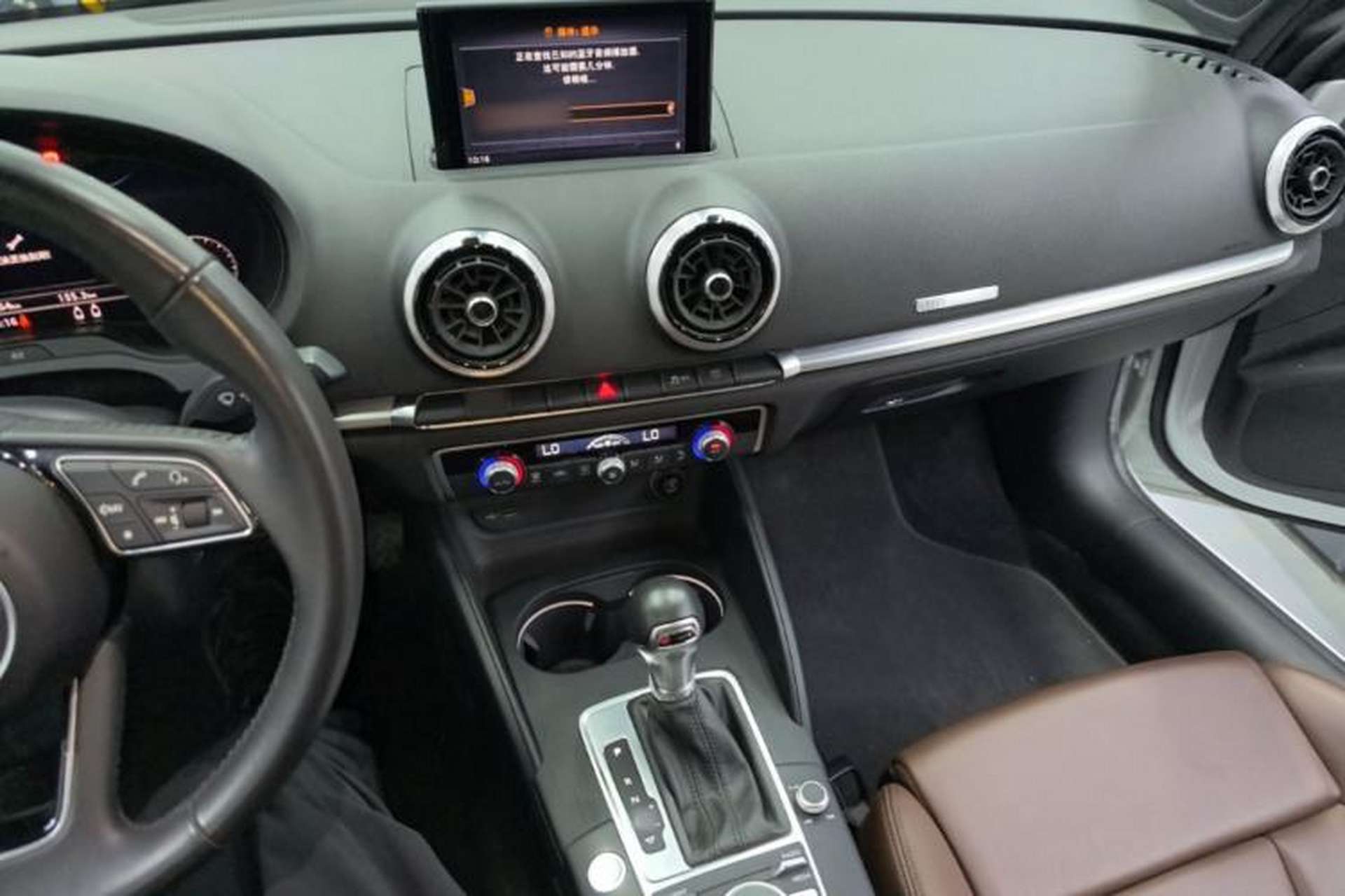 Used Audi A3 2017 Cabriolet 40 TFSI Center Console