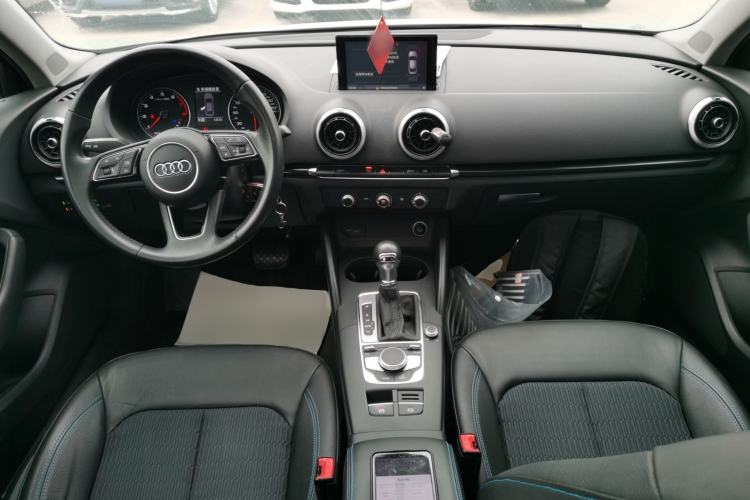Used Audi A3 2017 Limousine 35 TFSI Fashion Model Center Console