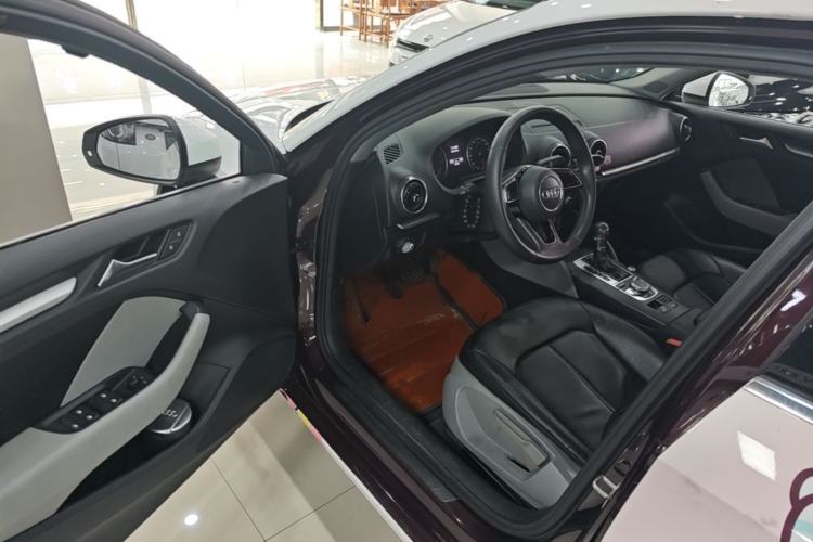 Used Audi A3 2017 Limousine 35 TFSI Ambition Edition Driver Seat