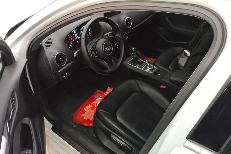 Used Audi A3 2017 Limousine 35 TFSI Ambition Edition Driver Seat