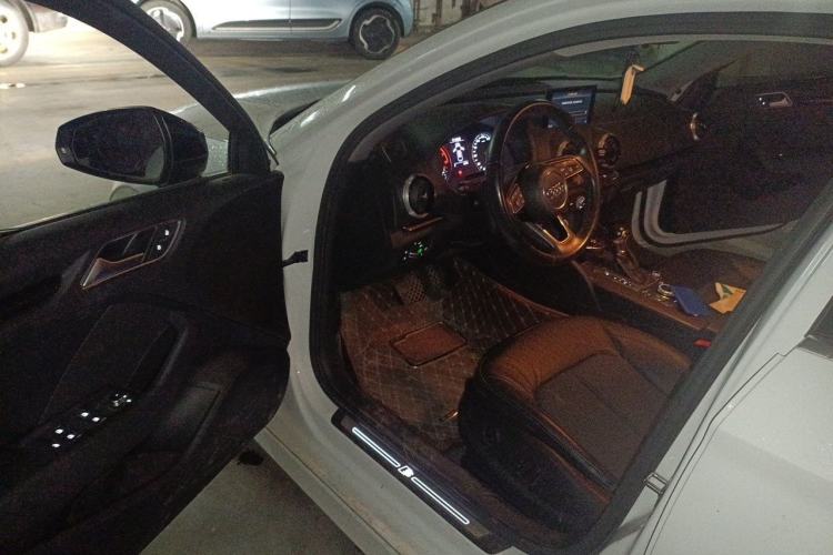Used Audi A3 2017 Limousine 35 TFSI Fashion Model Driver Seat