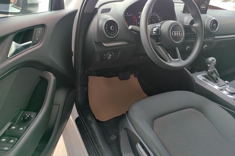 Used Audi A3 2017 Limousine 35 TFSI Ambition Edition Driver Seat