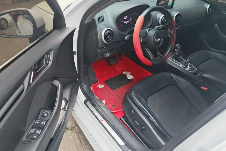 Used Audi A3 2017 Limousine 35 TFSI Fashion Model Driver Seat