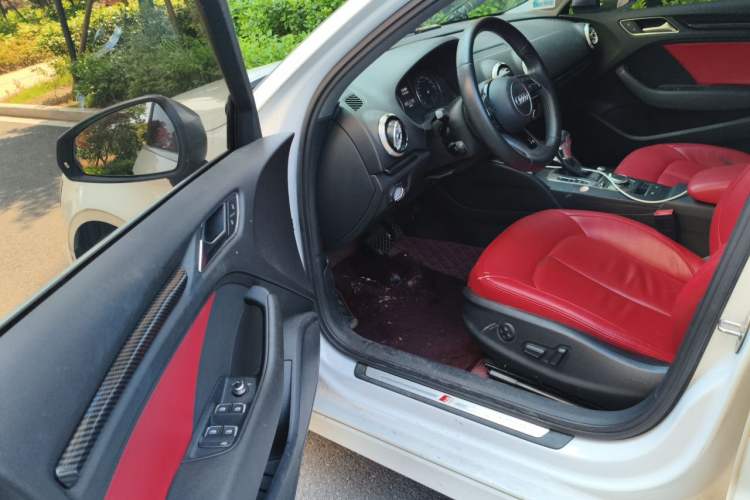 Used Audi A3 2017 Limousine 35 TFSI Fashion Model Driver Seat