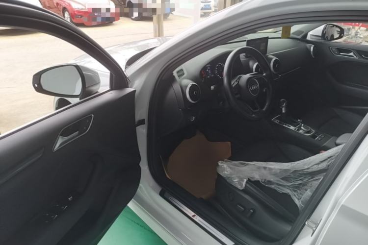 Used Audi A3 2017 Limousine 35 TFSI Fashion Model Driver Seat