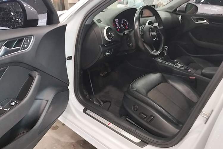 Used Audi A3 2017 Sportback 35 TFSI Fashion Model Driver Seat