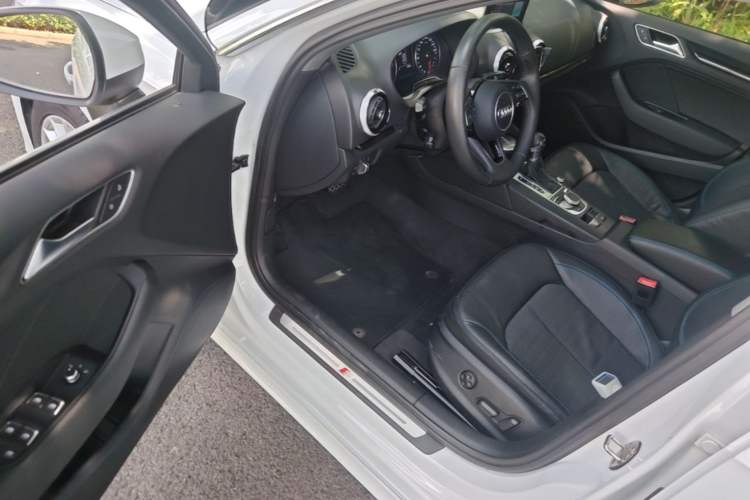 Used Audi A3 2017 Sportback 35 TFSI Fashion Model Driver Seat