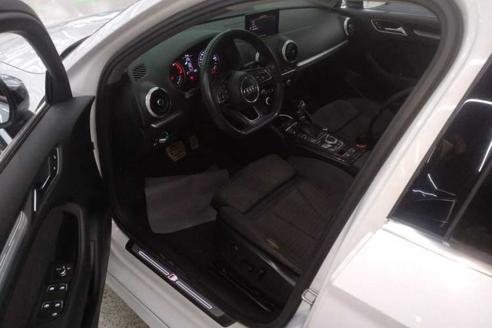 Used Audi A3 2017 Limousine 35 TFSI Sport Edition Driver Seat