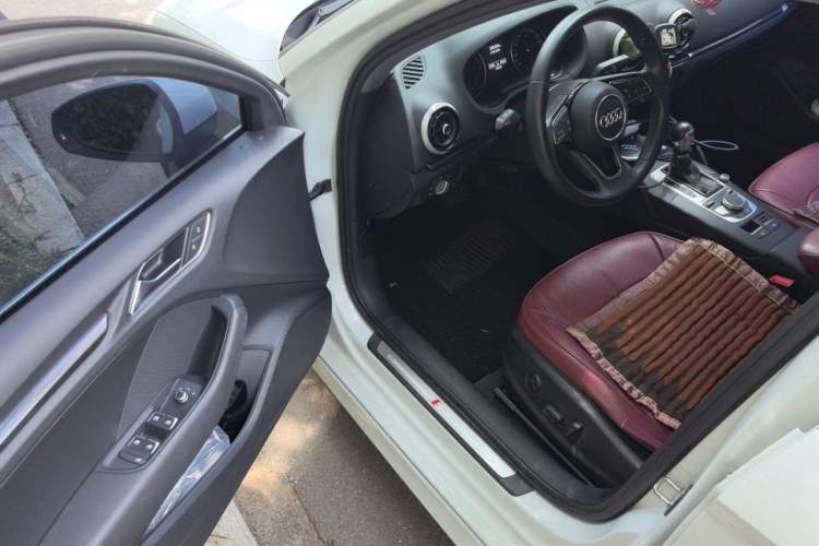 Used Audi A3 2017 Limousine 35 TFSI Fashion Model Driver Seat