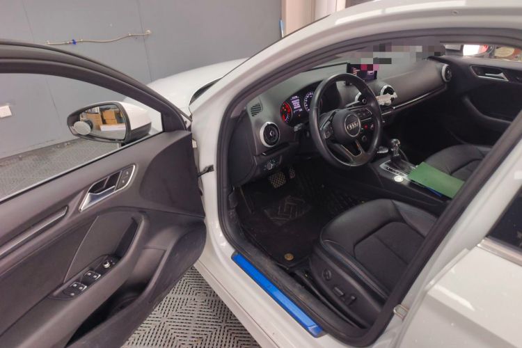 Used Audi A3 2017 Limousine 35 TFSI Fashion Model Driver Seat