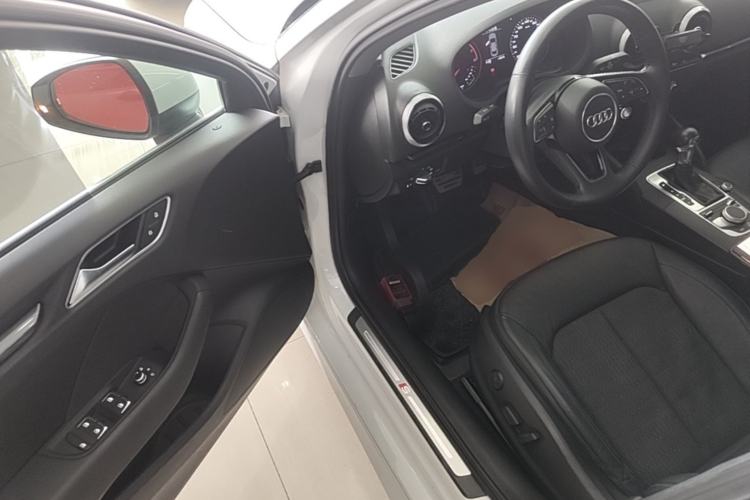Used Audi A3 2017 Limousine 35 TFSI Fashion Model Driver Seat