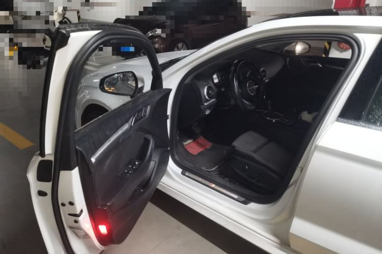 Used Audi A3 2017 Limousine 35 TFSI Sport Edition Driver Seat