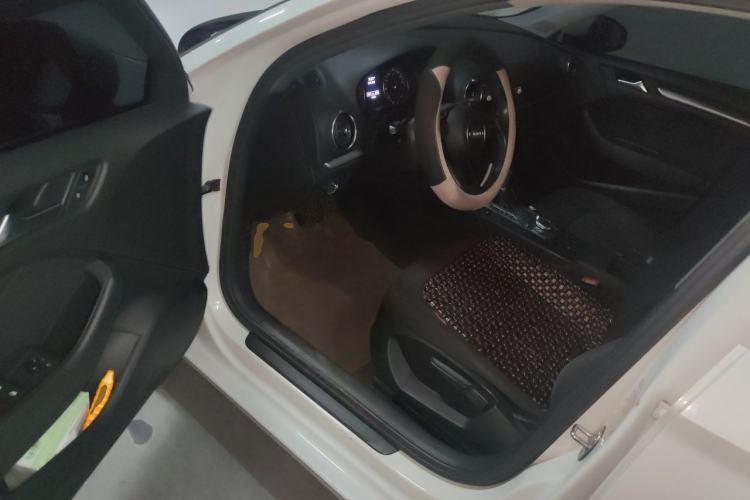 Used Audi A3 2017 Limousine 35 TFSI Ambition Edition Driver Seat