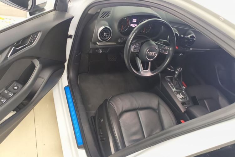 Used Audi A3 2017 Limousine 40 TFSI Style Edition Driver Seat